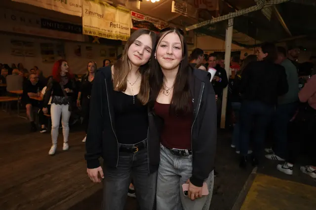 Leonie und Julia sind Best Friends und gehen öfter zusammen weg. | Foto: Markus Bäumler/zema-medien.de