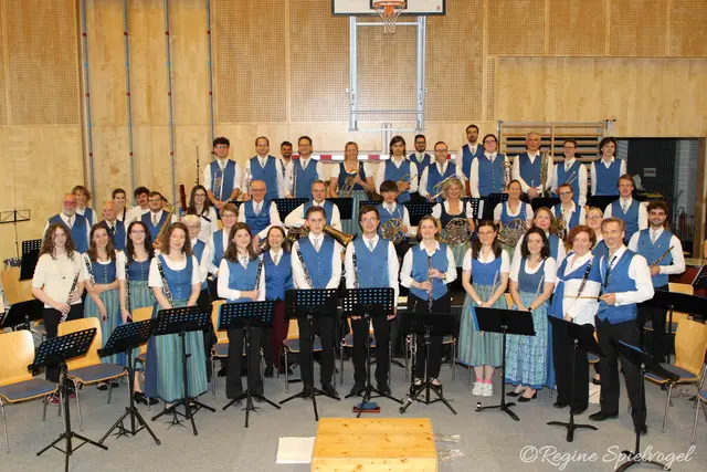 Für das Konzert "Zwischen den WELTEN" des Blasorchesters Tullnerbach gab es Standing Ovations.