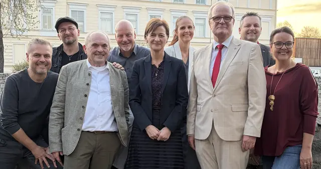 Von links: Fritz Harant, Andreas Wöhrer, Gerhard Schmidt, Gerald Nagy, Sabine Schatz, Sonja Seifried, Christian Gratzl, Dietmar Weinzinger und Elke Plöchl.   | Foto: SPÖ