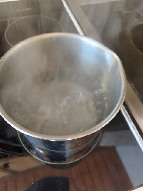 Bis Freitag sind die Haushalte aufgerufen Wasser abzukochen, bevor man es trinkt. | Foto: Anita Galler