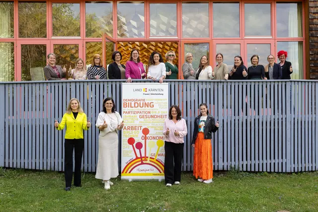 18 engagierte Frauen feierten erfolgreichen Abschluss