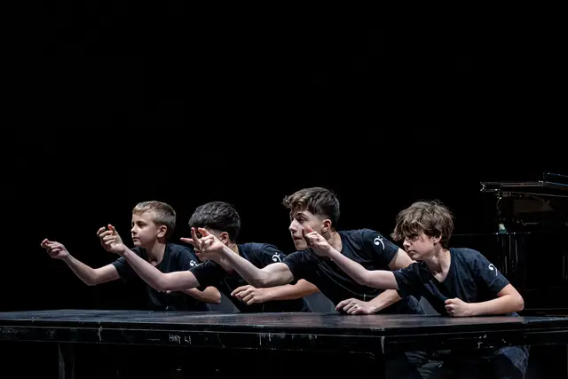 Das Percussion-Ensemble „Jets“ begeisterte das Publikum mit der rhythmischen Nummer „Boys Table“. | Foto: Land Tirol/Kary Sophie