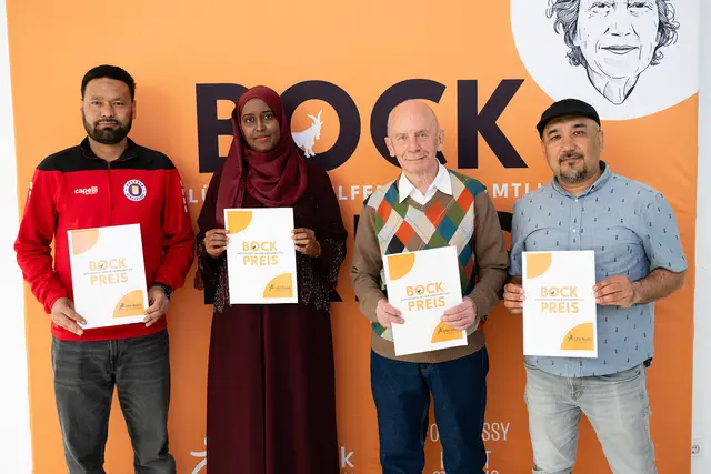 Ibrahim Rasool, Hamdi Abdullahi Hassan, Oleg Cherednychenko und Aziz Mohammadi erhielten den "Bock Preis".   | Foto: Christoph Liebentritt
