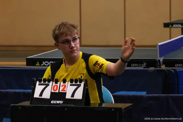 Fan und Jugendspieler Daniel Müllauer zeigt wo es lang geht. | Foto: Union Horn - Sektion Tischtennis
