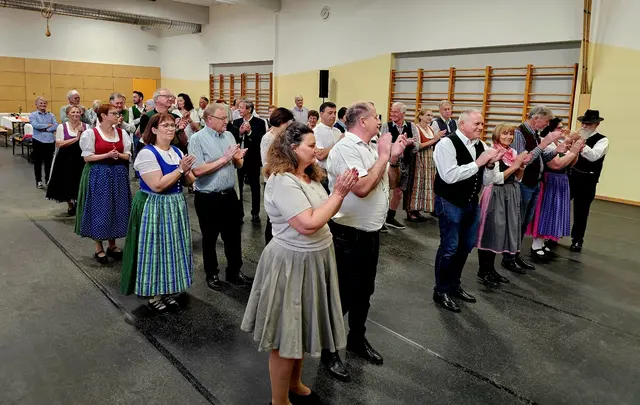 Zahlreiche Teilnehmerinnen und Teilnehmer waren dabei. | Foto: Maria Fauth