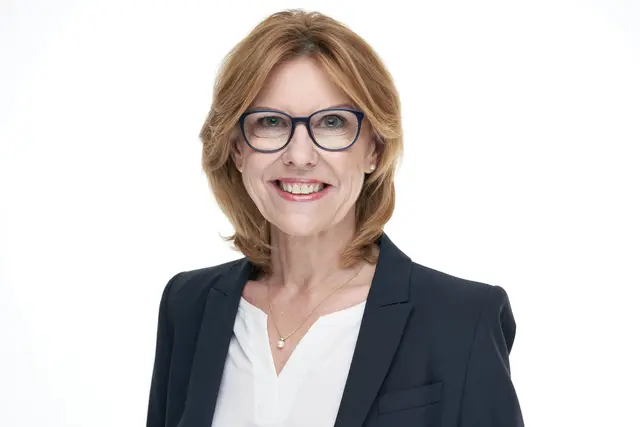 VP-Bürgermeisterin Andrea Völkl: "Die Sporthalle in der Alten Au ist über 40 Jahre alt und hat großen Sanierungsbedarf. Wir werden eine neue Sporteinrichtung bekommen, einen neuen Fußballplatz und alle Vereine sollen sich dort wiederfinden. Jetzt liegt viel Arbeit vor uns." | Foto: Philipp Monihart www.charakter.photos 