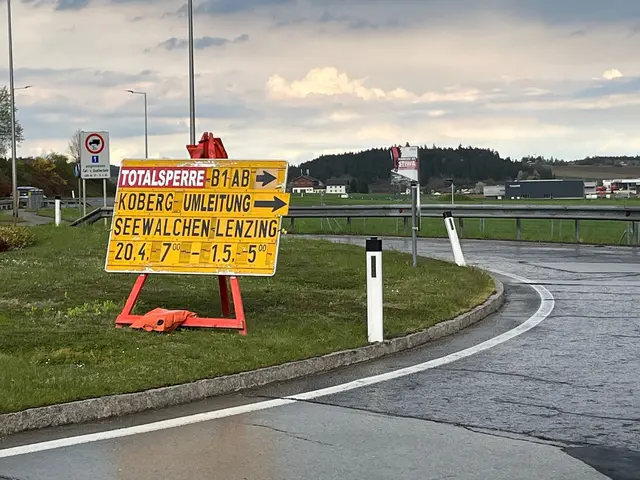 Der Koberg ist gesperrt, der Verkehr wird umgeleitet. | Foto: MeinBezirk/Steiner-Watzinger