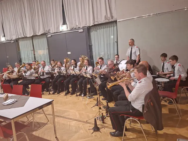 Musikalisch umrahmt wurde die Veranstaltung von der Feuerwehrmusik Oberkappel.  | Foto: Helmut Eder