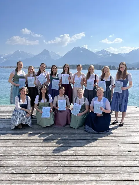 Erfolgreicher Abschluss der Jungsommelier‑Ausbildung an der HLW Wolfgangsee. | Foto: HLW Wolfgangsee