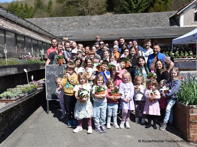 Kinderfreunde Treibach-Althofen zu Besuch bei der Gärtnerei Volder
