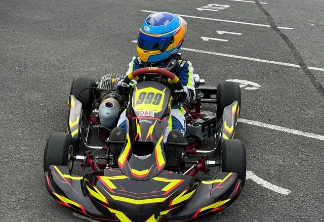 Liam (6) begeisterte bei seinem Debüt als Kart-Rennfahrer
