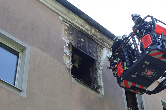 Zu zwei Bränden rückte die Feuerwehr in Linz aus. | Foto: Berufsfeuerwehr Linz
