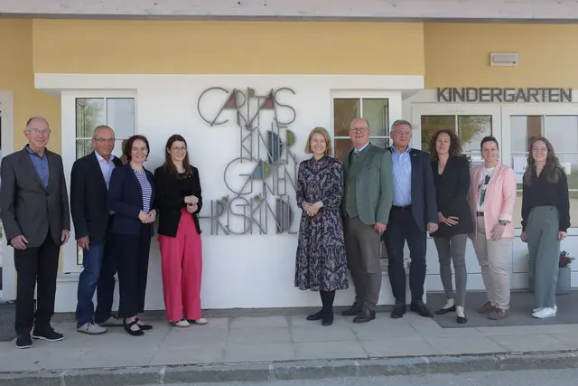 Startschuss für moderne Bildung in Christkindl