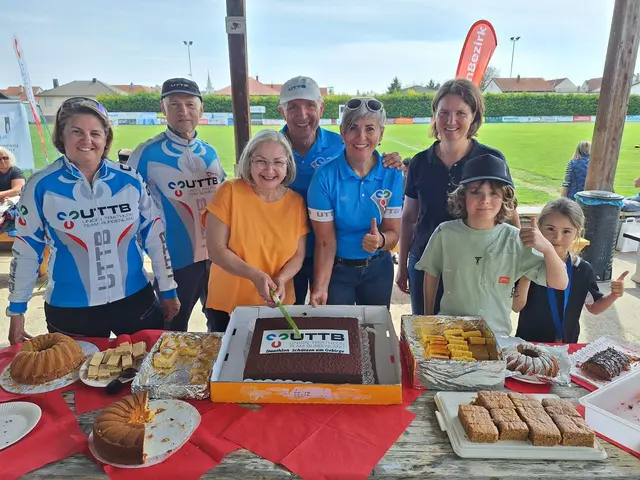 Die Präsidentin der Sportunion Burgenland Karin Ofner,  eröffnete das Kuchenbuffet für die Finisher des UTTB-Duathlons.  | Foto: UTTB