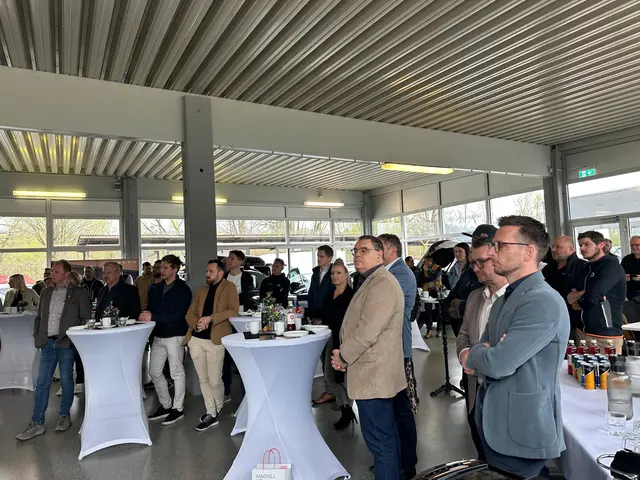 Premiere des neuen Kia EV2 im Autohaus Scheinecker in Vöcklamarkt: Mehr als 60 Firmenkunden nutzten den exklusiven Business-Brunch zum Austausch, für Testfahrten mit E-Fahrzeugen und einen ersten Blick auf das neue vollelektrische Einstiegsmodell von Kia. | Foto: Scheinecker