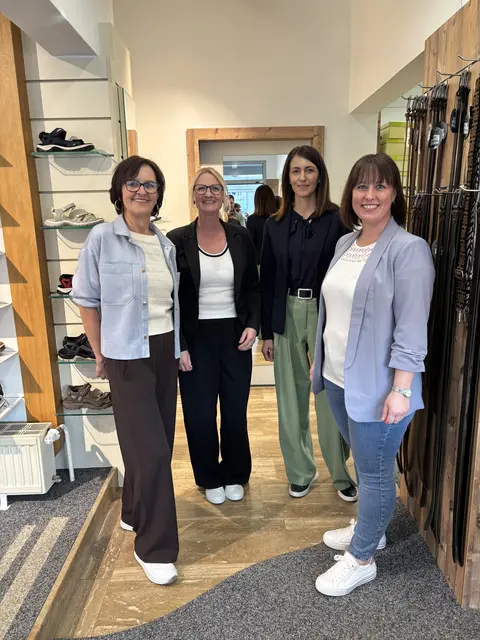 Die langjährigen Mitarbeiterinnen vom Schuhhaus Peinsipp. | Foto: Johann Taucher