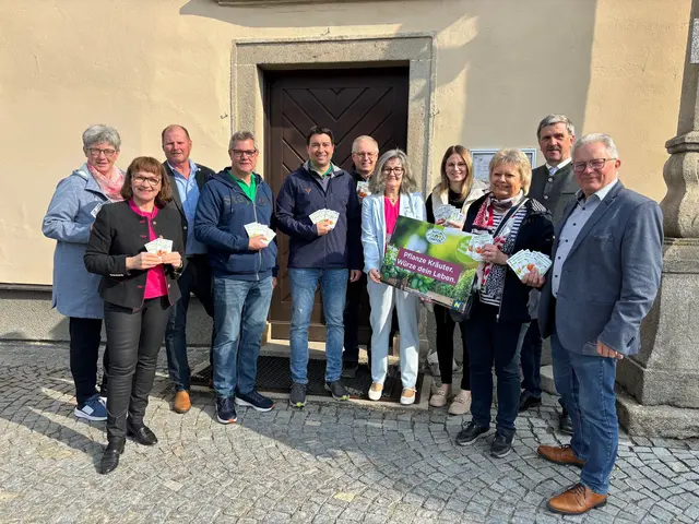 Margit Dangl, Anette Töpfl, Gerhard Süss, Markus Holzweber, Thomas Flicker, Karl Graf, Sabine Bauer, Susanne Österreicher, Aloisia Mlejnek, Johann Schuh, Hermann Lauter | Foto: Marktgemeinde Vitis