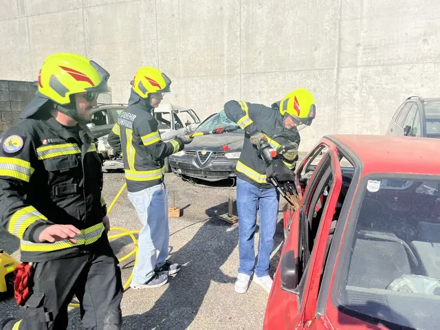 Bei der technischen Station kamen die Schüler etwas ins Schwitzen.  | Foto: Feuerwehr Waidhofen/Thaya