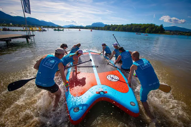 Team Spass beim Rennen mit dem XXL-Boards  | Foto: Andy Klotz Fotografie
