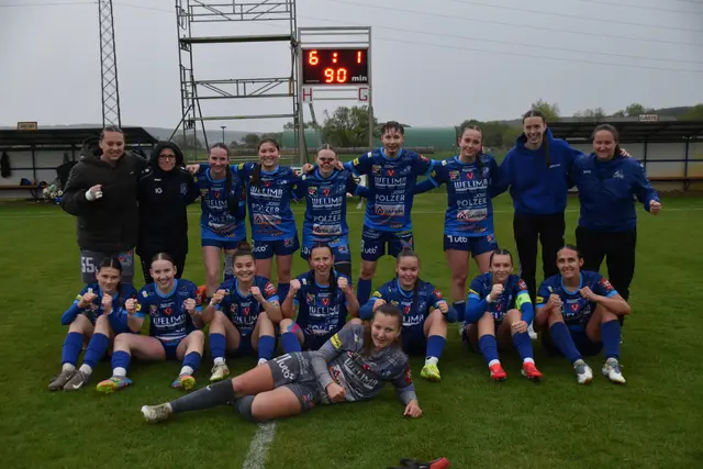 Die Spielerinnen vom FC Südburgenland 1c jubelten über einen tollen 6:1-Kantersieg im strömenden Regen. | Foto: MeinBezirk/Michael Strini