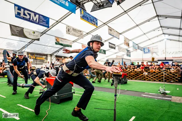 Kuppeln, Tanzen, Baumstammwerfen – das war Wildenaus Georgimarkt