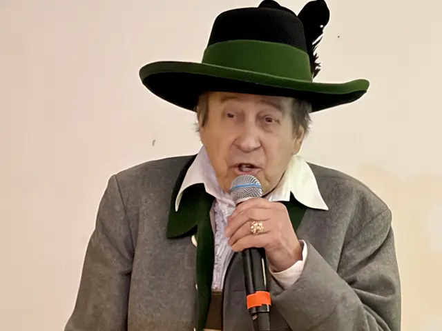 Alex Rehak, ein Steirerbua singt den "Erzherzog-Johann-Blues" | Foto: Gaube