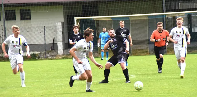 Pillerseetal 1 und Hopfgarten/Itter trennten sich im Derby in St. Ulrich 1:1 Remis. | Foto: Klaus Kogler