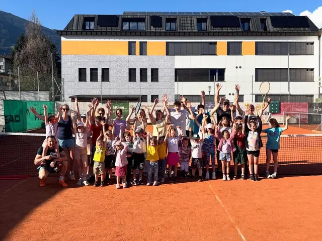 Auf der Anlage des TC Hippach gab es für die Kids viel zu entdecken.  | Foto: privat