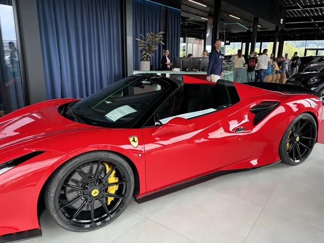 Auch ein Ferrari F8 Spider wird zum kauf angeboten | Foto: MeinBezirk / Bernhard Engelmann