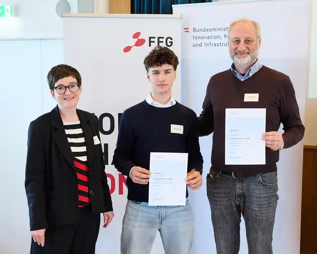 Maturant Matteo Gori bei der FFG-Siegerehrung. | Foto: Anna Rauchenberger
