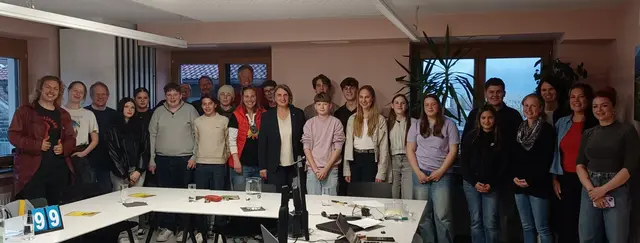 Große Beteiligung: Zahlreiche Jugendliche sowie Vertreterinnen und Vertreter der Gemeinde versammelten sich im Sitzungssaal der Gemeinde. | Foto: Akzente Tennengau/Silvia Risch