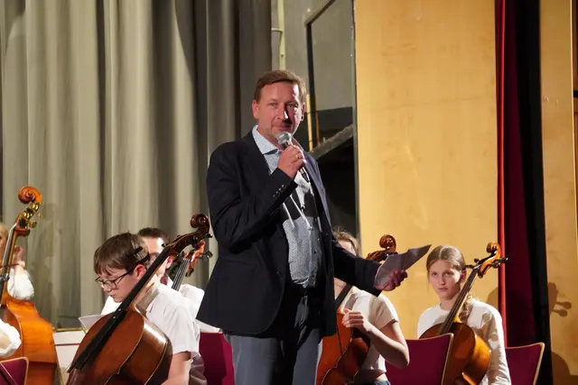 Direktor Peter Margreiter ist stolz über dieses Schulübergreifende Projekt. 