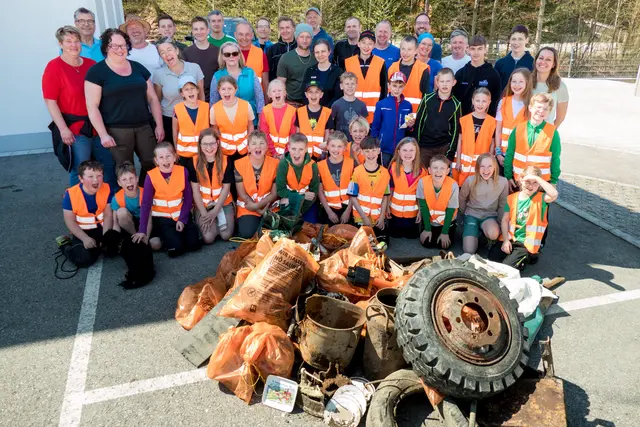 51 Helfer beim großen Frühjahrsputz, die Gemeinde erstrahlt neu