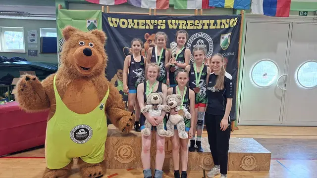Das erfolgreiche Team des KSV Söding mit Trainerin Sophie Tatzer in Slowenien | Foto: KSV Söding