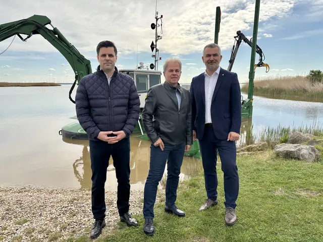 (v.l.) Seemanagement Burgenland Geschäftsführer Erich Gebhardt, Purbachs Bürgermeister Harald Neumayer (SPÖ) und Landesrat Heinrich Dorner.  | Foto: Stefan Schneider/MeinBezirk