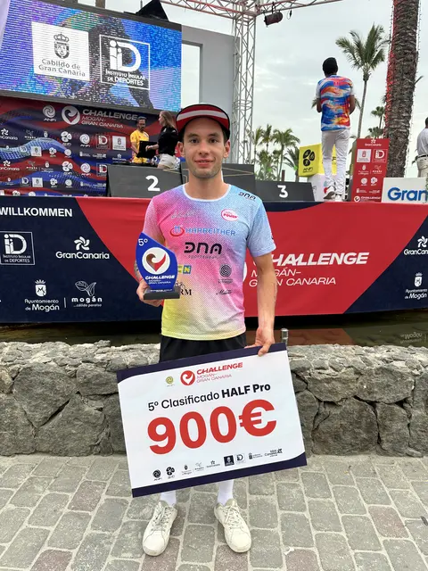 Mit einer starken Gesamtleistung hat Triathlon Sebastian Fuchs aus Weyer bei der Challenge Gran Canaria ein Ausrufezeichen gesetzt.  | Foto: Fuchs