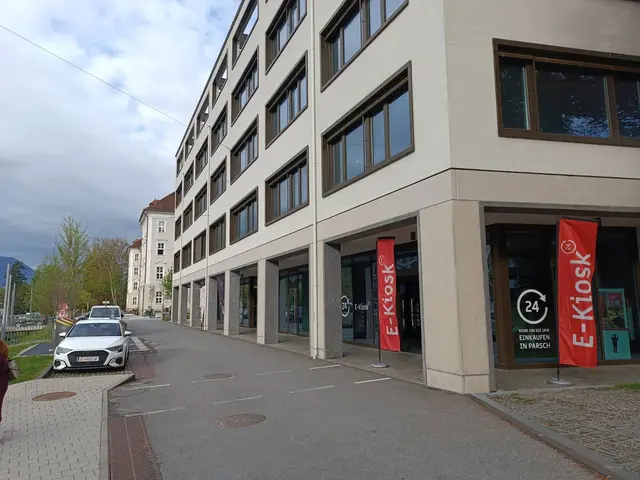 Die KPÖ plus kritisiert den e-Kiosk in der Gaisbergstraße. Der Laden befinde sich zu nah am Borromäum.  | Foto: KPÖ 