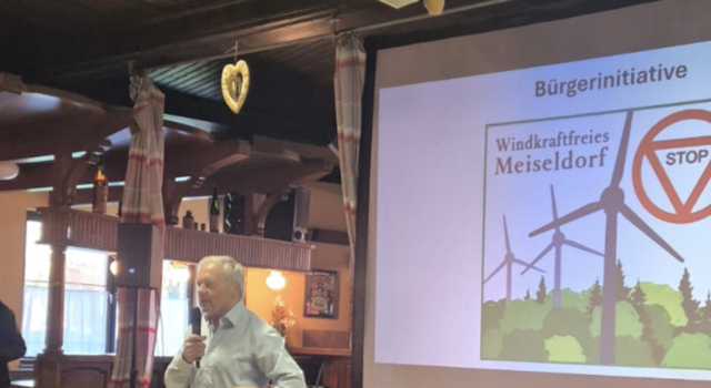 Im Gasthaus Haller in Rodingersdorf stellte die Initiative „Windkraftfreies Meiseldorf“ den geplanten Windpark bei Kattau vor. | Foto: Privat
