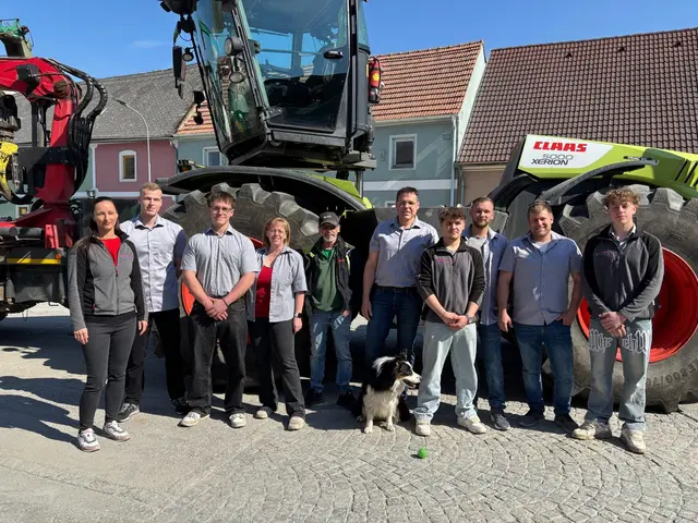 Strahlender Sonnenschein – fast schon Tradition, wenn die Firma Komornik zum Tag der offenen Tür lädt reges Interesse und beste Stimmung. | Foto: Manuela Danzinger