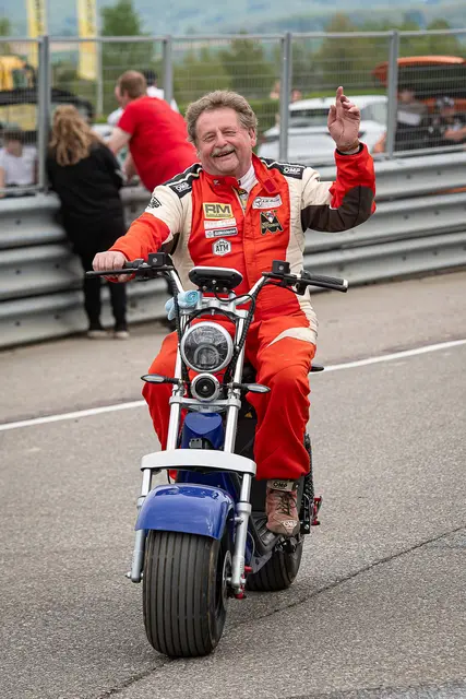 Alois Höller startete in Melk zurück in seine Rennfahrer-Karriere.  | Foto: Harald Lindtner