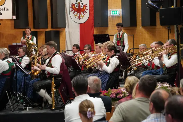 Die Musikkapelle Patsch begeisterte ein Wochenende lang mit royalen Klängen.  | Foto: AMG/MK Patsch