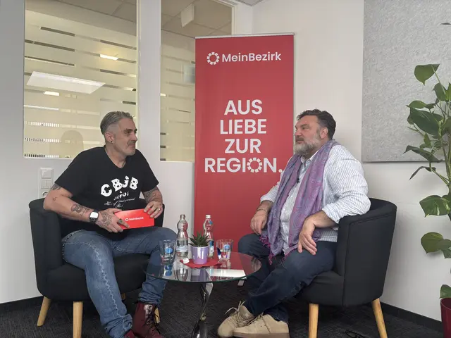 Ein vielseitiger Künstler im Gespräch: Martin Leutgeb über Bühne, Film und seine Verbundenheit mit Tirol. | Foto: MeinBezirk/Geineder