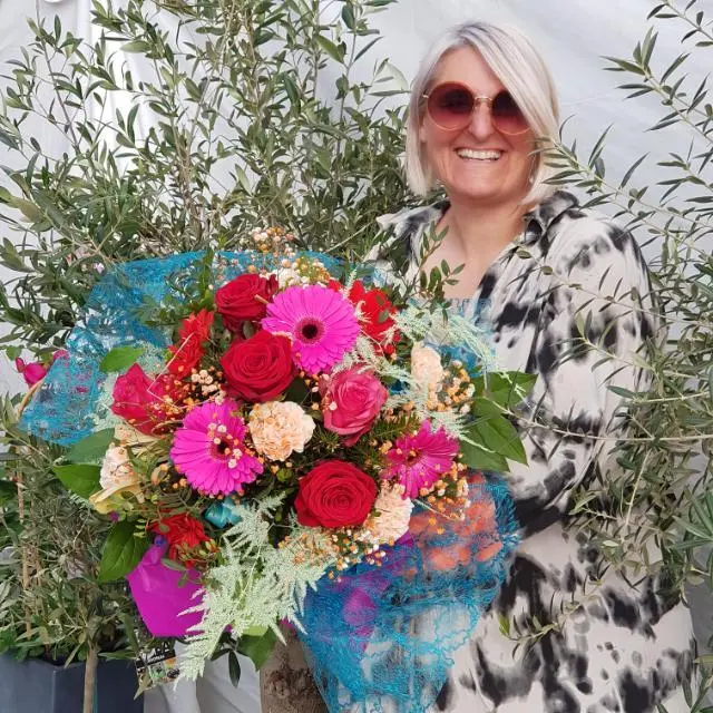 Elke Kneidinger, Chefin von Blumen &amp; Deko in Rohrbach-Berg, hat viele Tipps parat. | Foto: Kneidinger
