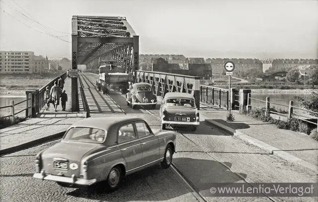 In den Jahren 1981/82 wurde die alte Linzer Eisenbahnbrücke umfassend saniert. Rund 30 Jahre später traten erneut Schäden auf. | Foto: Lentia-Verlag
