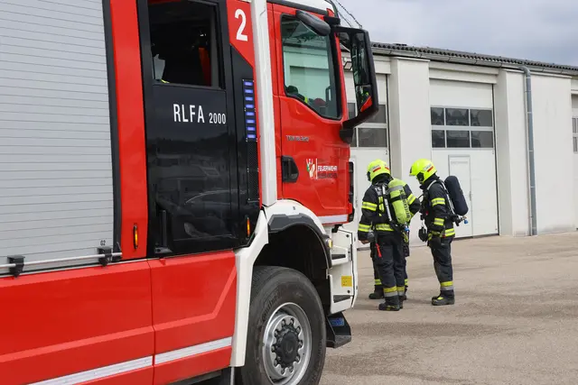 Gefahr ging von einer Propangasflasche in einem Wohnwagen in Weißkirchen aus, aus dem der Inhalt entwich. | Foto: laumat.at