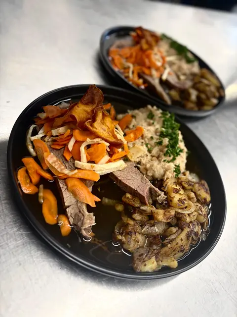 Hausmannskost wie Tafelspitz steht ebenfalls auf der Speisekarte. | Foto: Patrick Greiner