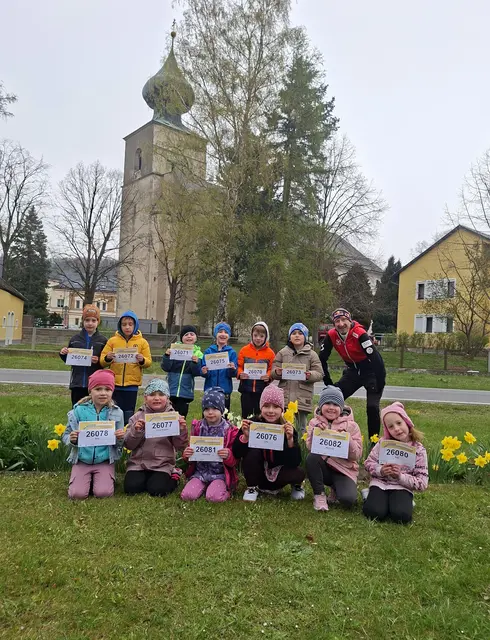 Mit großer Begeisterung absolvierten die Kinder der Volksschule St. Veit an der Gölsen ihre Laufstrecke und setzten damit ein Zeichen für den guten Zweck. | Foto: Volksschule Sankt Veit an der Gölsen