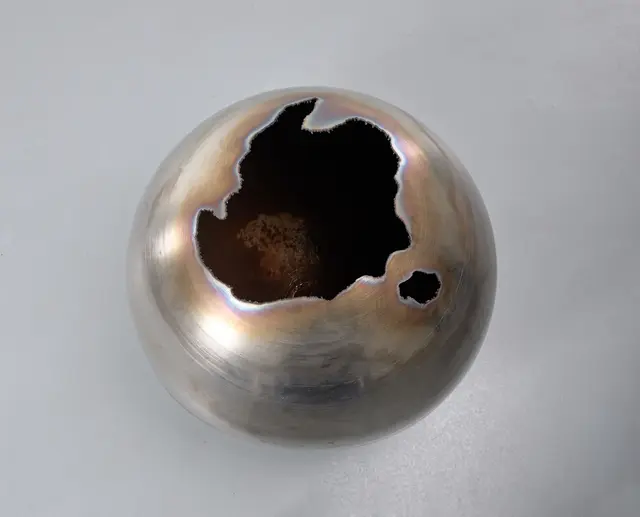 Eine Kunst nach ausgedienten Satelliten in Reichersberg