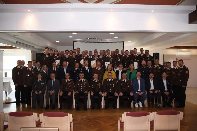 Bezirksfeuerwehrkommando, Ehrengäste, Funktionäre und Beförderte/Ernannte/Geehrte | Foto: BFKDO St.Pölten