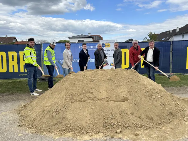Spatenstich für Glasdaser-Ausbau in Langenrohr erfolgt